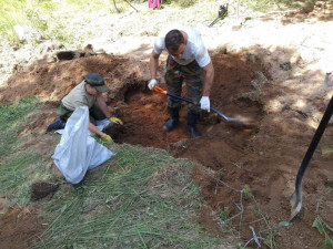 В Смоленске поисковики в ходе раскопок обнаружили останки 19 красноармейцев