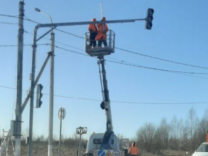 На окружной дороге в Смоленске установили новый светофор