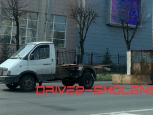 У «Газели» оторвало кузов на оживлённом перекрёстке в Смоленске