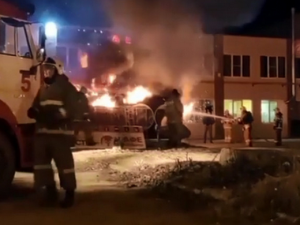 В Смоленске на видео попал крупный пожар возле хостела