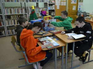 В Смоленске слабовидящим детям подарили книги