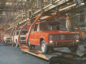 Россиянам рассказали, когда возобновиться производство новых отечественных автомобилей