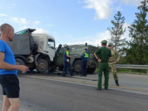 Военная машина попала в аварию на окружной дороге Смоленска
