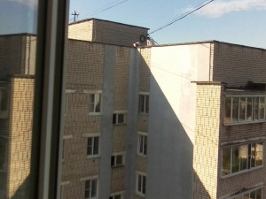 В Смоленской области детишки устроили опасные игры на крыше многоэтажного дома