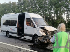 В Сети опубликовали фотографии с места страшной аварии на трассе "Москва — Минск"