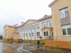 Алексей Островский проинспектировал новый детский сад в Смоленске