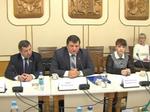 Смоленские депутаты подписали договор о долгосрочном сотрудничестве с Крымом