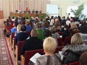 В Смоленске обсудили, как уберечь детей от жестокого обращения в семьях