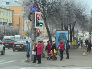 Смоленские пешеходы недовольны новым режимом светофора на площади Победы