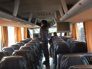 В Смоленске полицейские проверили состояние более чем 70 междугородных автобусов