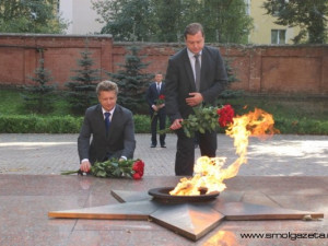 Максим Соколов возложил цветы к Вечному огню в Смоленске