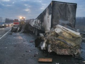 В Смоленской области в ДТП с фурой погиб водитель внедорожника