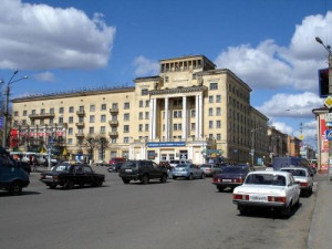 В здание бывшей гостиницы "Смоленск" переедет арбитражный суд