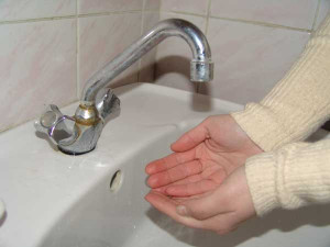 30 ноября в Смоленске отключат холодную воду в детском саду, ортопедическом центре и в домах по улице Островского