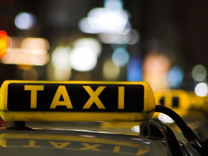 Полиция запретила эксплуатацию 9 смоленских такси