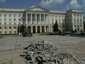 В Смоленске на площади Ленина уложат брусчатку