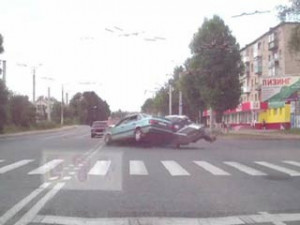 В Смоленске на перекрестке улиц Шевченко-Румянцева столкнулись два автомобиля