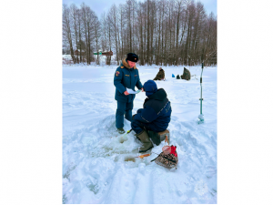 В Смоленске и области рыбакам напомнили о правилах безопасности нахождения на водоемах